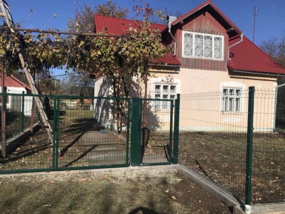 Продається БУДИНОК із землею в смт. Берегомет Вижницького району Берегомет