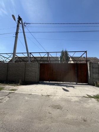 Продам дом на правом берегу в хорошем р-не 10 мин от центра - фото 1