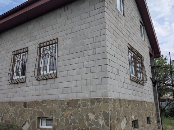 Продам дачу 10 соток в Елизаветовке. 50 м до Голубого Озера. Два дома, место под сауну.