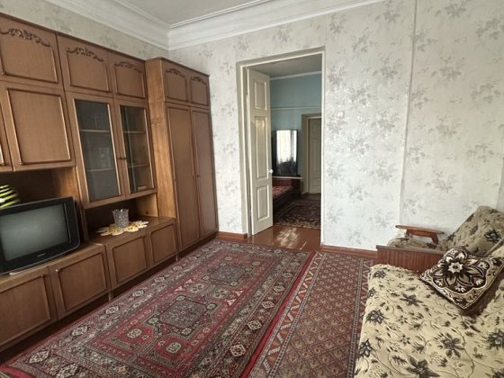 Продам пол дома в центре города! С Автономным Газовым Отоплением. Кам'янське