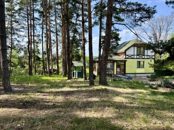 Продам будинок з ремонтом  на 32 сотках біля лісу