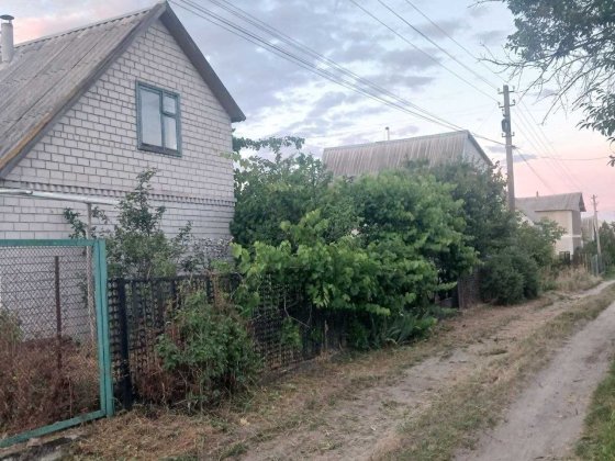 Продам дачний будинок Кам'янське
