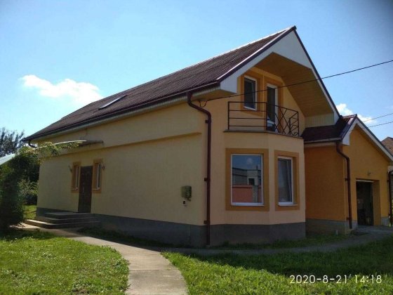 Просторий будинок для сім’ї у спокійному регіоні — Виноградів | 180 м² | готовий до проживання. Виноградов