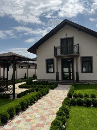 Гарний котедж в мальовничому місці Закарпаття - фото 1