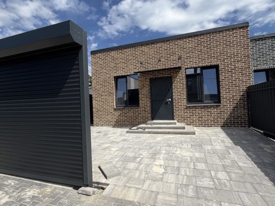 Готовий таун хаус з індивідуальним газовим опаленням Гостомель