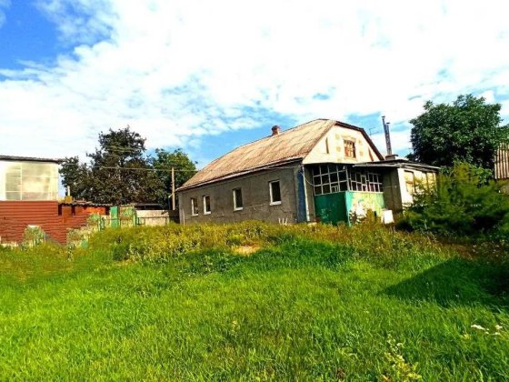 В м. Дергачі пропонується на продаж цегляний будинок мансардного типу Дергачи