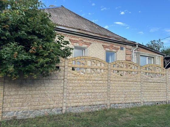 Продам будинок з усіма зручностями в Дергачах  район Стадіон Дергачи