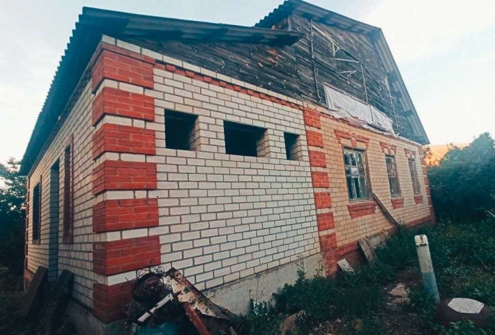 Добротний цегляний будинок під Ваш ремонт у районі тихого центру Дергачів. - фото 1
