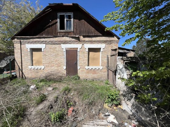 Невелика частина будинку в центрі Гостомеля Гостомель