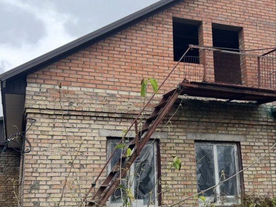 Продаж частину будинку в Гостомелі під ремонт! Центр вул. Рекунова Гостомель