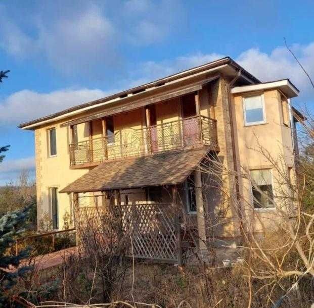Терміново продам 2-х поверховий будинок в Дергачах, р-н центру. - фото 1