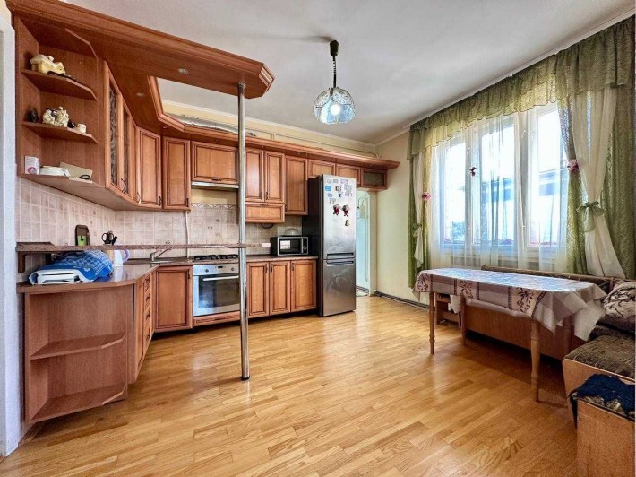 Продаж частини будинку з ділянкою у м.Дрогобич (вул. Довбуша) - фото 1