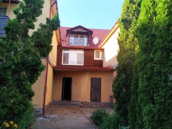 Таунхаус з ремонтом, гаражем і погребом | 170 м² | Готовий до заселення Гостомель