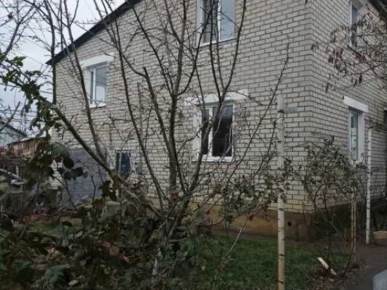 Продам дом в Змиеве. Газовое отопление . Участок 12 соток Тихий р-нTB Змиев