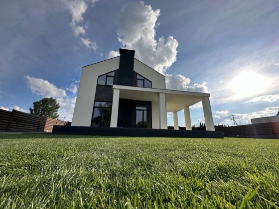 Будинок преміум-класу на першій лінії озера | 250 м² | 10 соток Гостомель