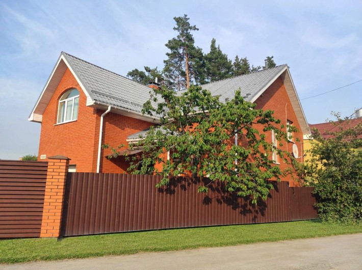 Продам будинок  біля лісу у центрі Гостомеля! - фото 1