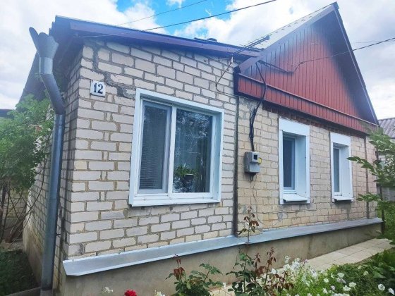 Продається невеликий будинок у районі Верхнього селища (м. Ізюм) Изюм