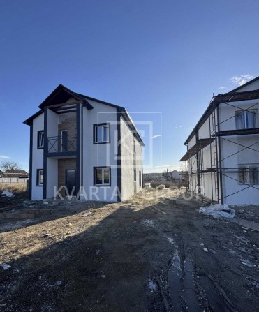 Будинок двоповерховий поряд з озером. м. Гостомель - фото 1