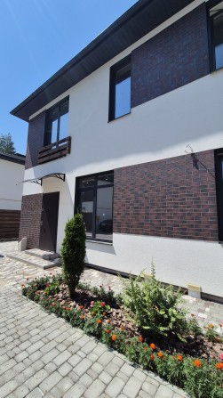 Підвал-укриття, штукатурка, гардероб в 2 спальнях, 125 м2 площа - дуплекс біля парку в Гостомелі - фото 1