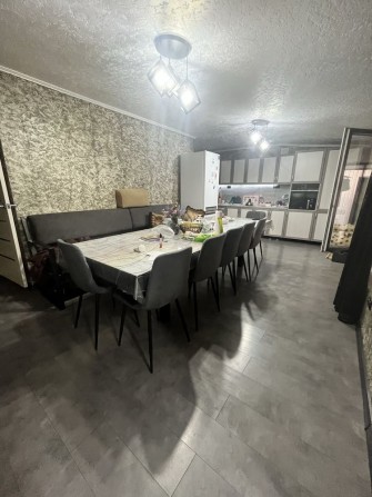 Продается хозяйский дом на асфальте - фото 1