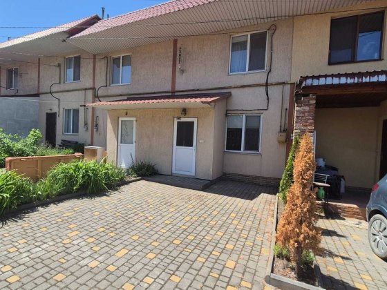 Таунхаус на три кімнати в центрі Олександрівки,Чорноморськ Черноморск