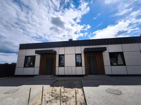 Таунхаус з великою ділянкою по ціні квартири! Газ. Власний передній і задній двір. Від 1,6 сотки Гостомель