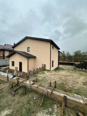 Продаж будинку  на 10 сотках землі,поруч озеро - фото 1