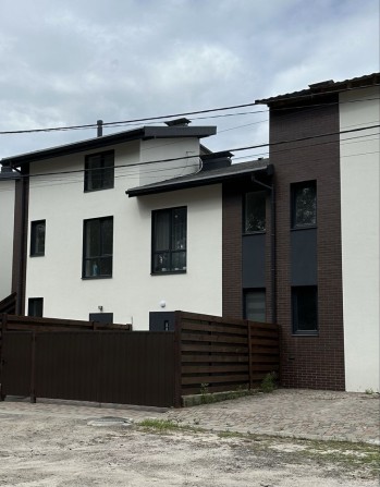 Продаж стильного таунхауса біля парку «Щасливий» у Гостомелі - фото 1
