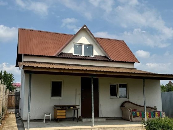 Будинок біля озера Гостомель