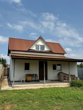 Будинок біля озера - фото 1