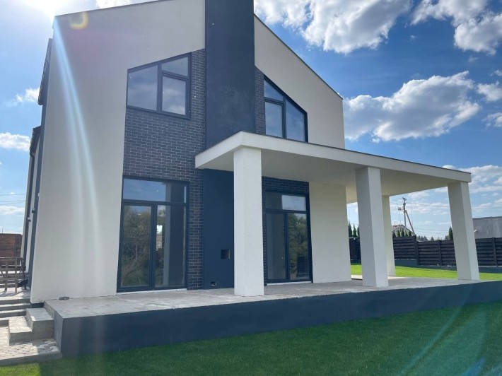 Просторий будинок 247 м² | 11 соток | Міська каналізація | 16 кВт - фото 1