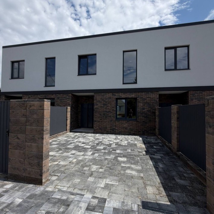 Сучасний таунхаус у Гостомелі: 140 м², газ, власний двір - фото 1