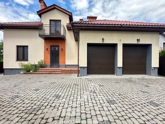 Продам чудовий будинок поряд з центром міста!
