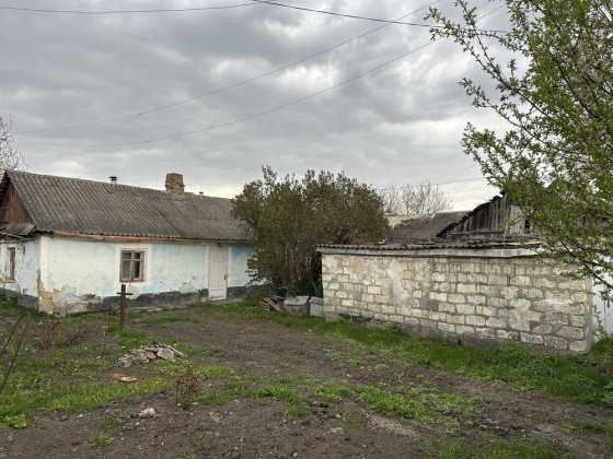 Продається будинок, камяний, під реконструкцію, хороша локація Кам'янець-Подільський