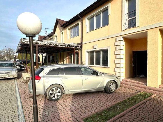 Продам  2-х пов. котедж в жилому містечку м. Камінець- Подільський