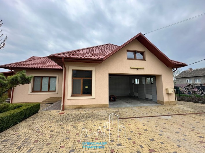 Продам шикарний будинок з ремонтом, 7 км від центру! - фото 1