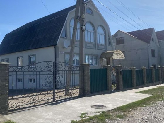 Терміново поодам  приватниий будинок