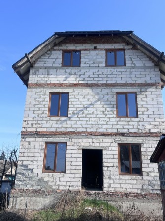 Продам будинок в центрі міста - фото 1