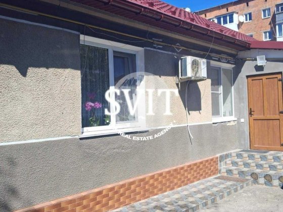 Продам частину будинку в центрі міста