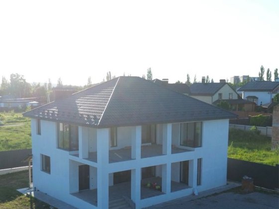 Продам новенький та сучасний  двоповерховий будинок