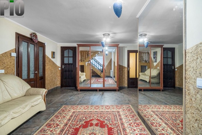 Продам збережений, цегляний будинок в районі Миколайчука - фото 1