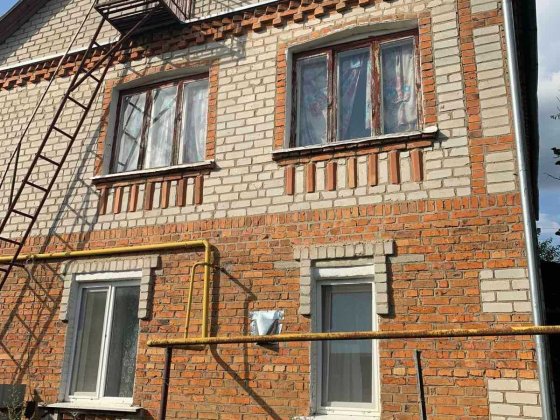 Ціна зменшена! Продаю двоповерховий  пів будинку із цегли, розглядаю продаж за сертифікати Коростень