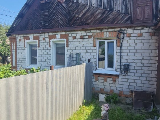 Продається 1/2  частина будинку в районі хлібзаводу Коростень