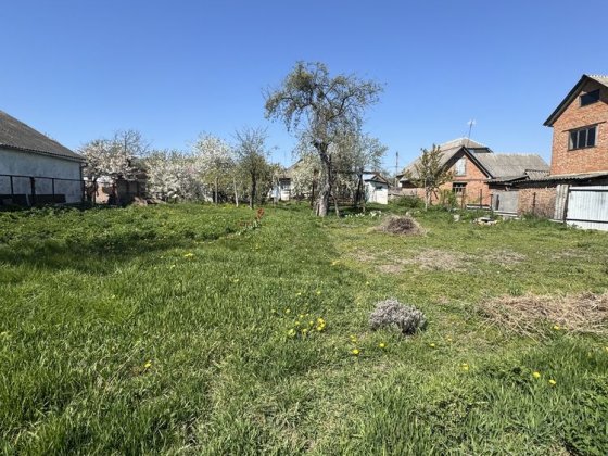11 соток біля центру, будинок Лубни