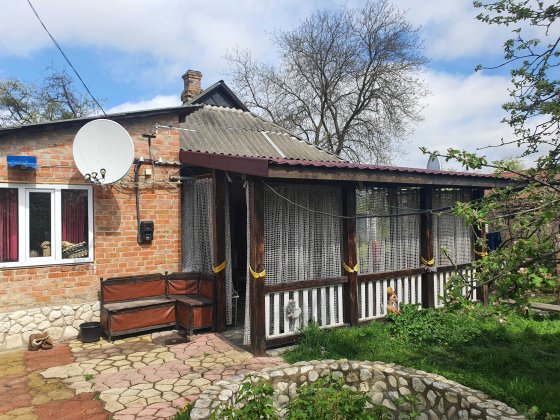Продажа двух домов на одном участке Лубны