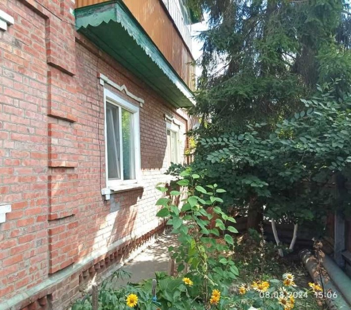 Продам двухэтажный кирпичный дом в Мерефе. - фото 1