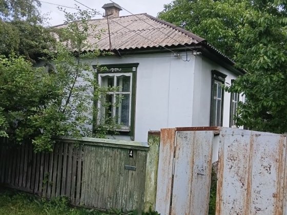 Житловий будинокн  з 3х кімнат житлова площаа площа 37.6 м2, кухня 19.8 м2 Нежин