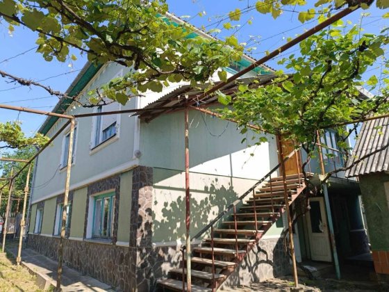 Продаж будинку з земельною ділянкою Мукачево