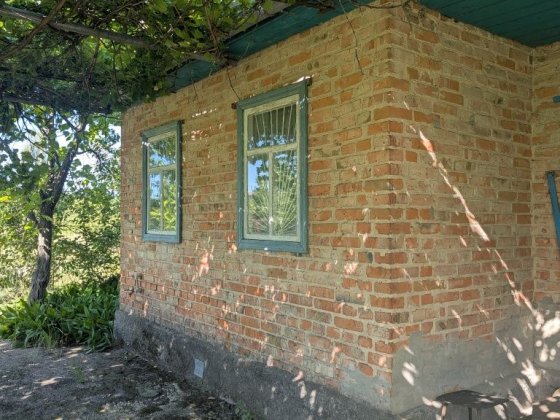 Продам хороший дачний будинок в с. Хвилівка, в садовому товаристві "Роднічок", 
в с. Хвилівка, зразу Нежин