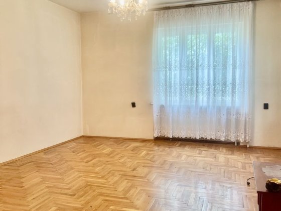 Продаж місткого напівособняка на тихій вулиці Мукачеве